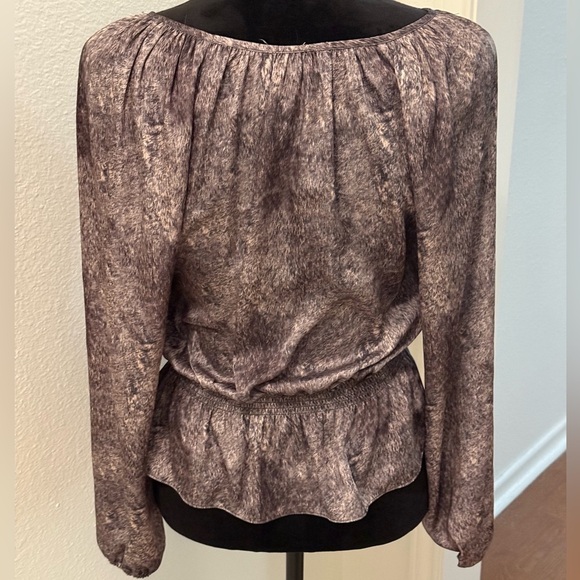 Michael by Michael Kors Peplum Grey Multi Print Off The Shoulder Blouse - Picture 3 of 6